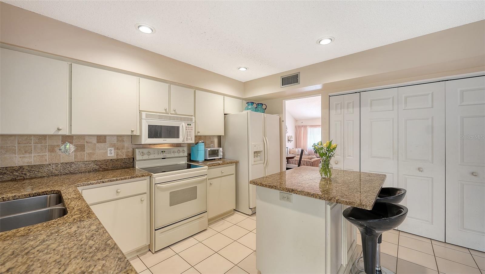Image 18 of 40 For 4638 Willow Wood Circle 34
