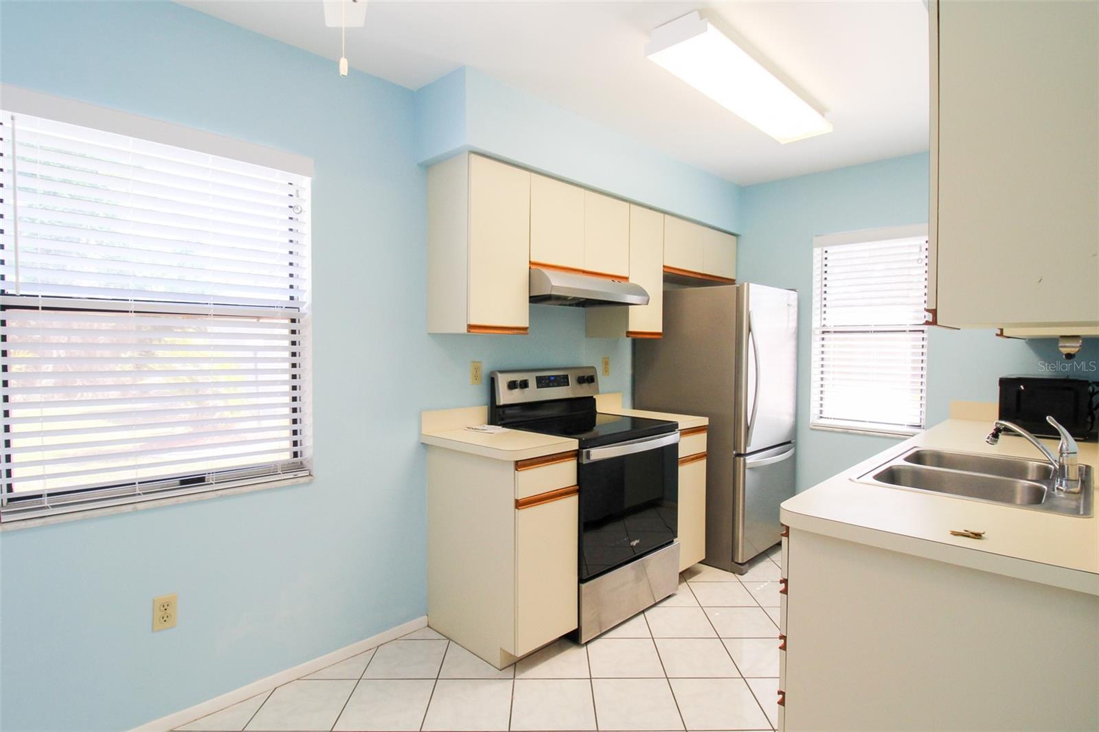 Image 10 of 28 For 25068 Harborview Road 3d
