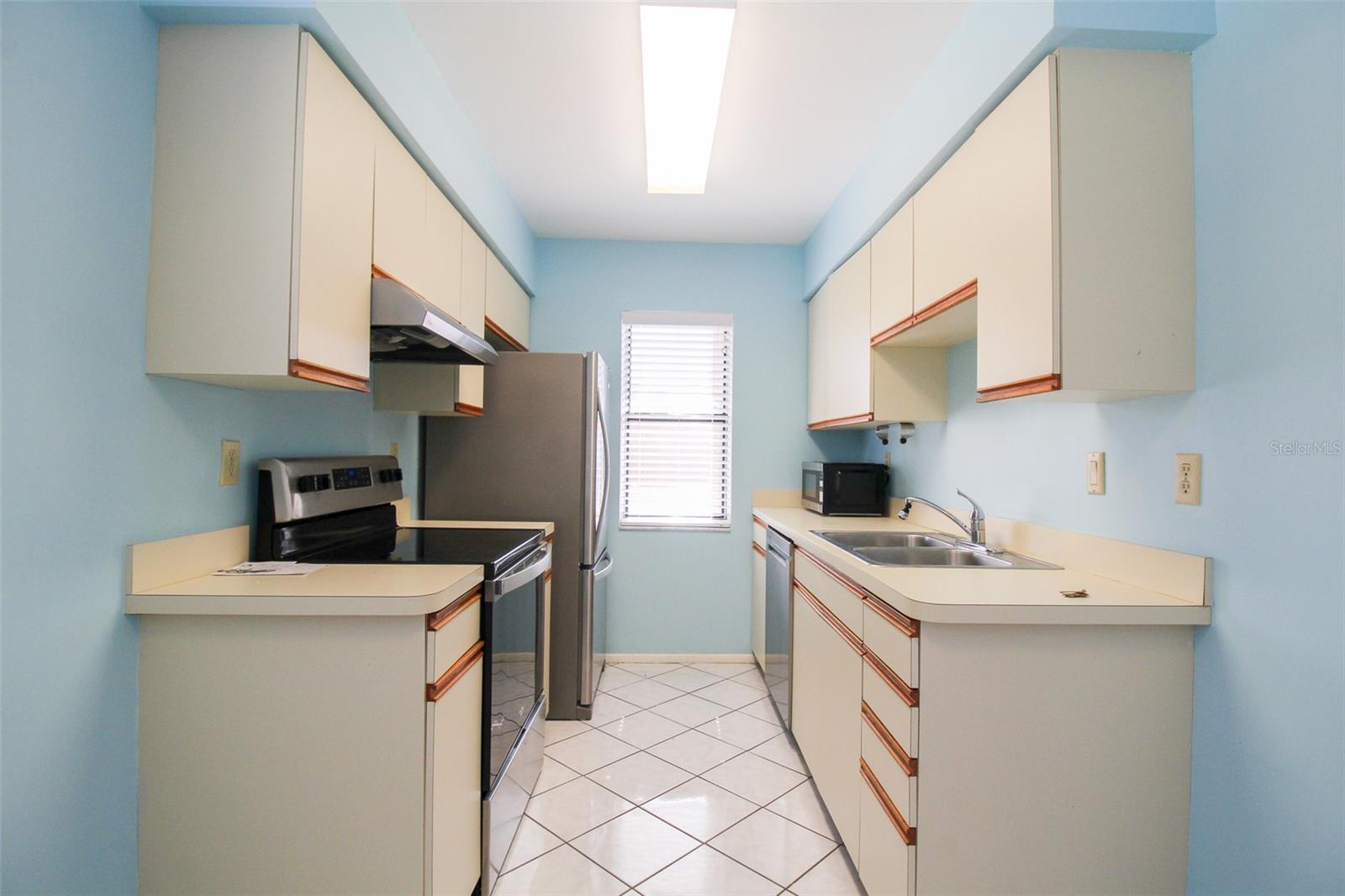 Image 11 of 28 For 25068 Harborview Road 3d
