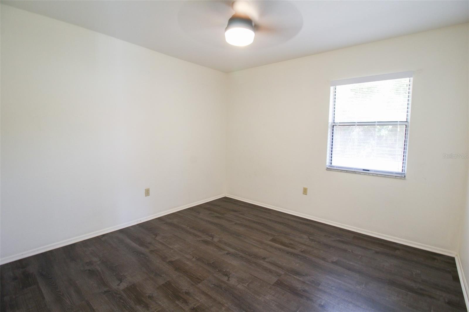 Image 15 of 28 For 25068 Harborview Road 3d