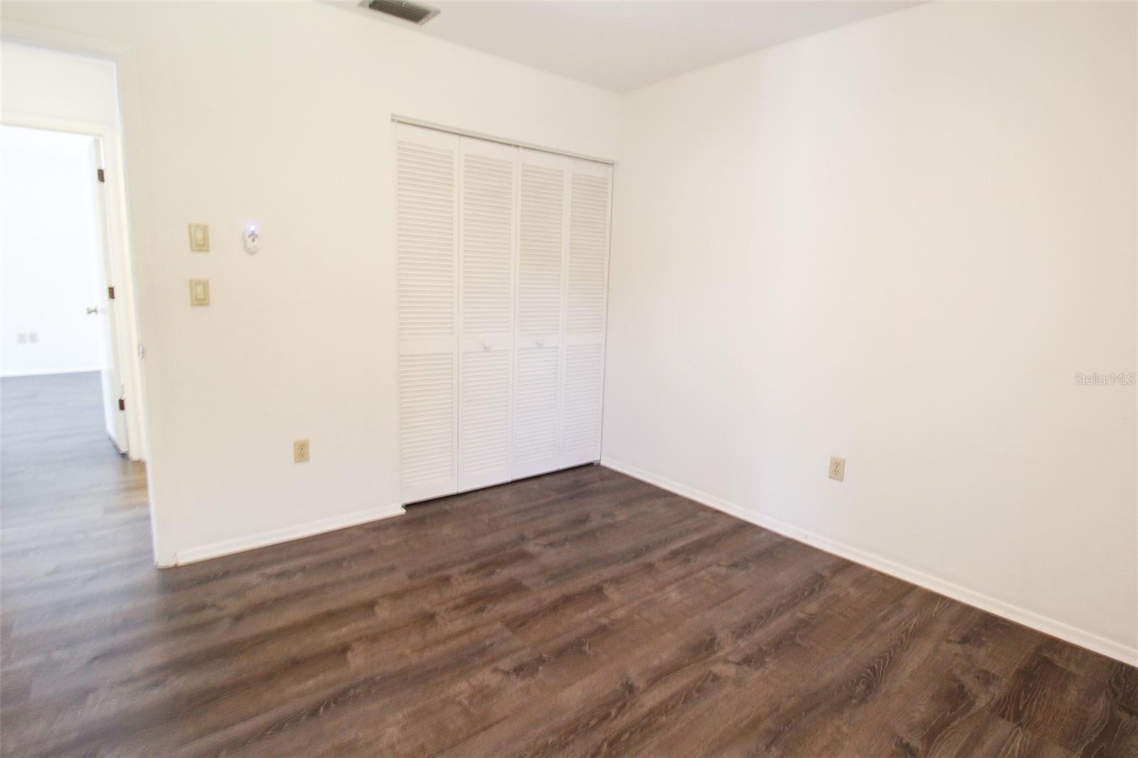 Image 16 of 28 For 25068 Harborview Road 3d