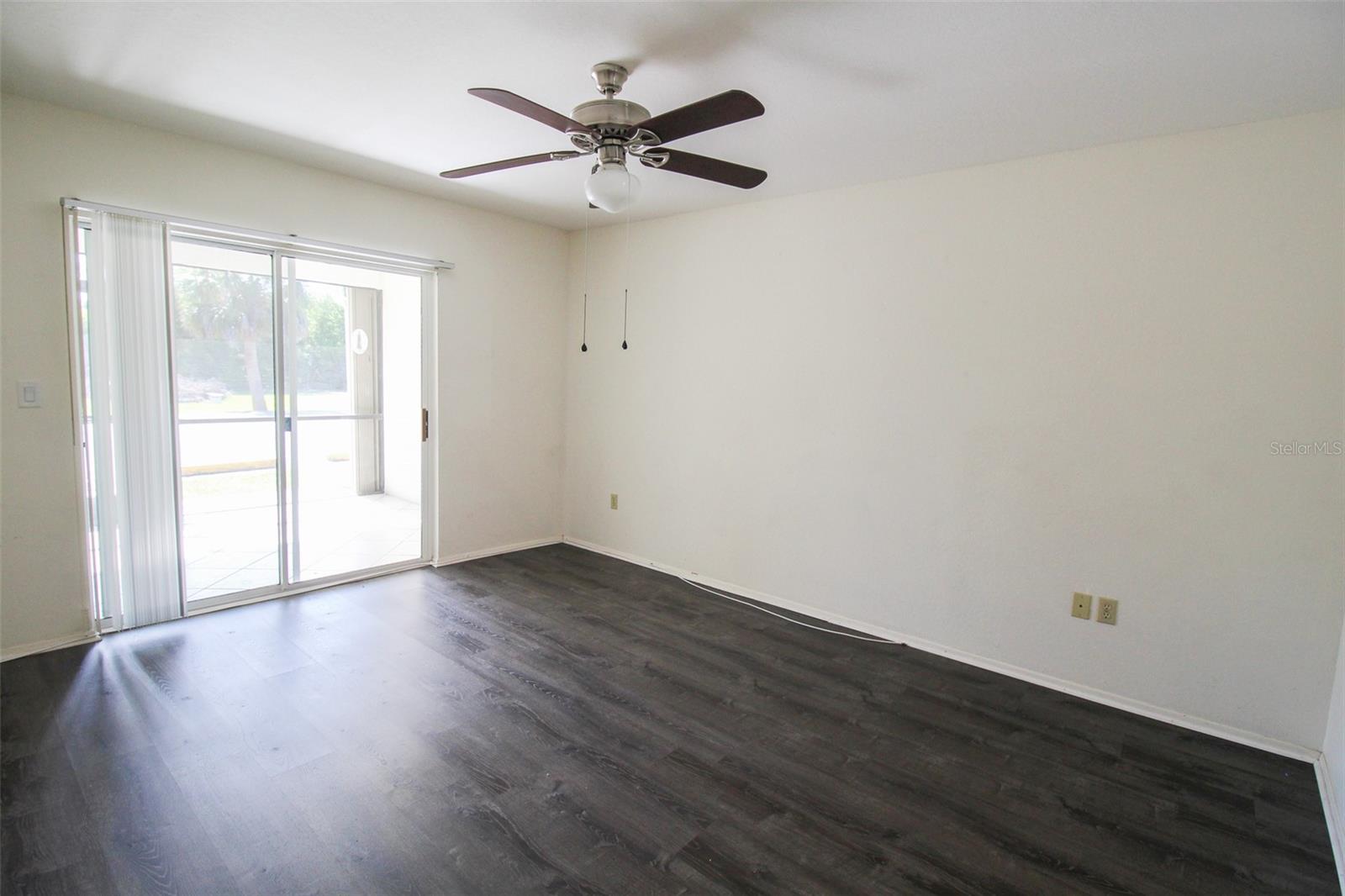 Image 19 of 28 For 25068 Harborview Road 3d