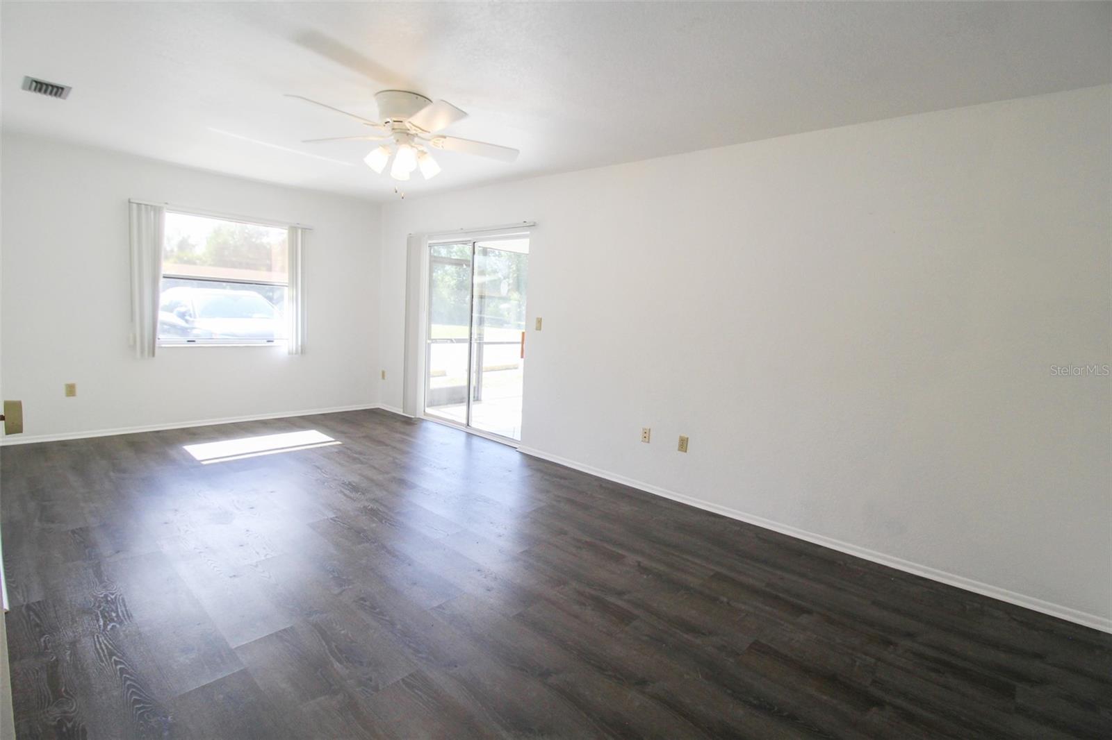 Image 6 of 28 For 25068 Harborview Road 3d