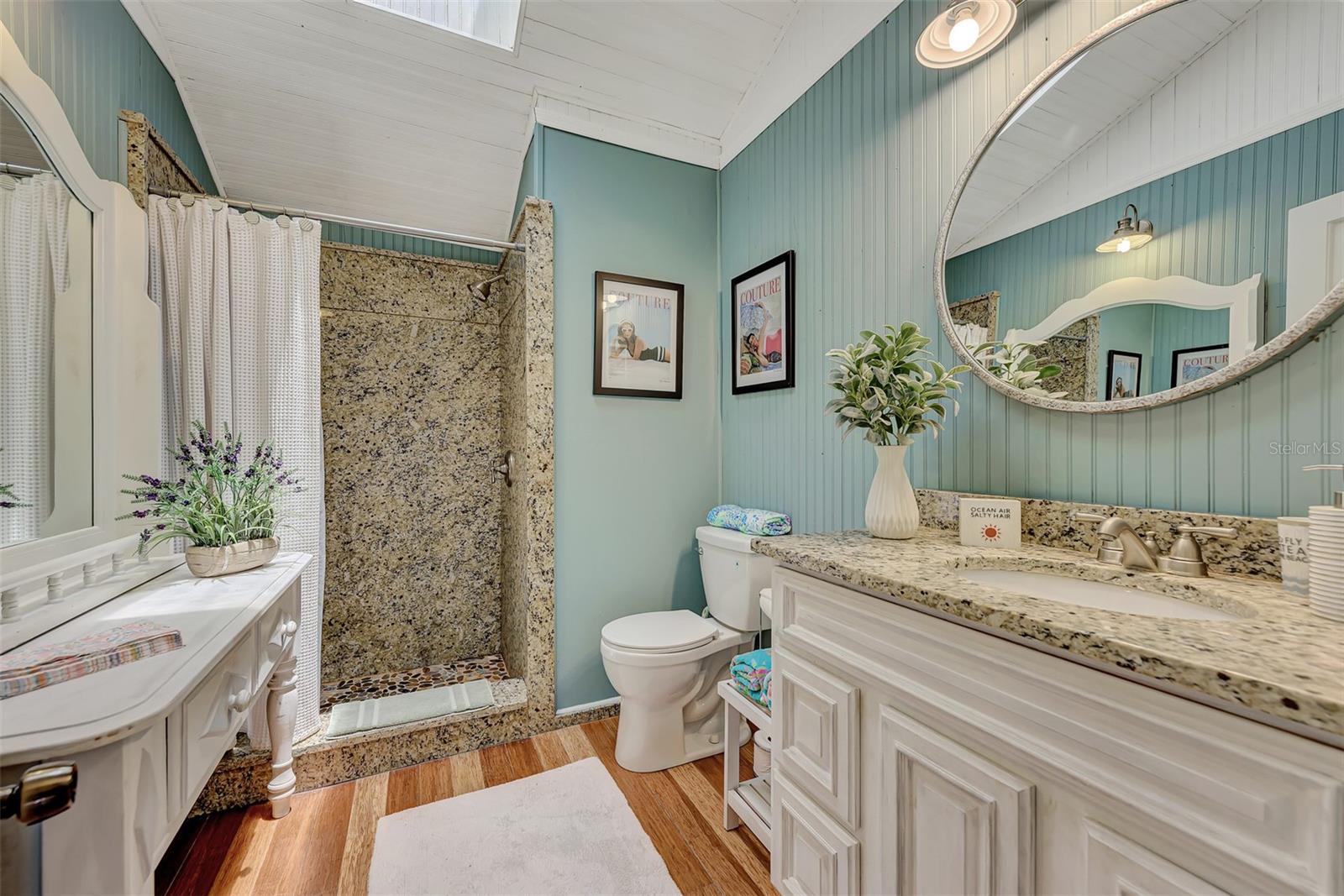 Image 18 of 29 For 1045 40th Street A