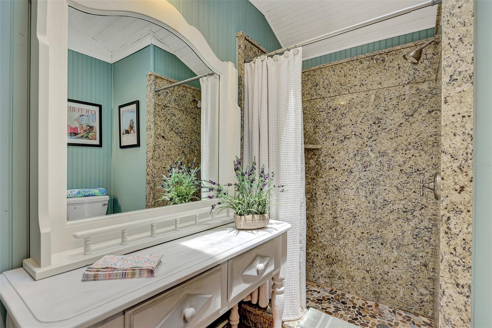 Image 19 of 29 For 1045 40th Street A