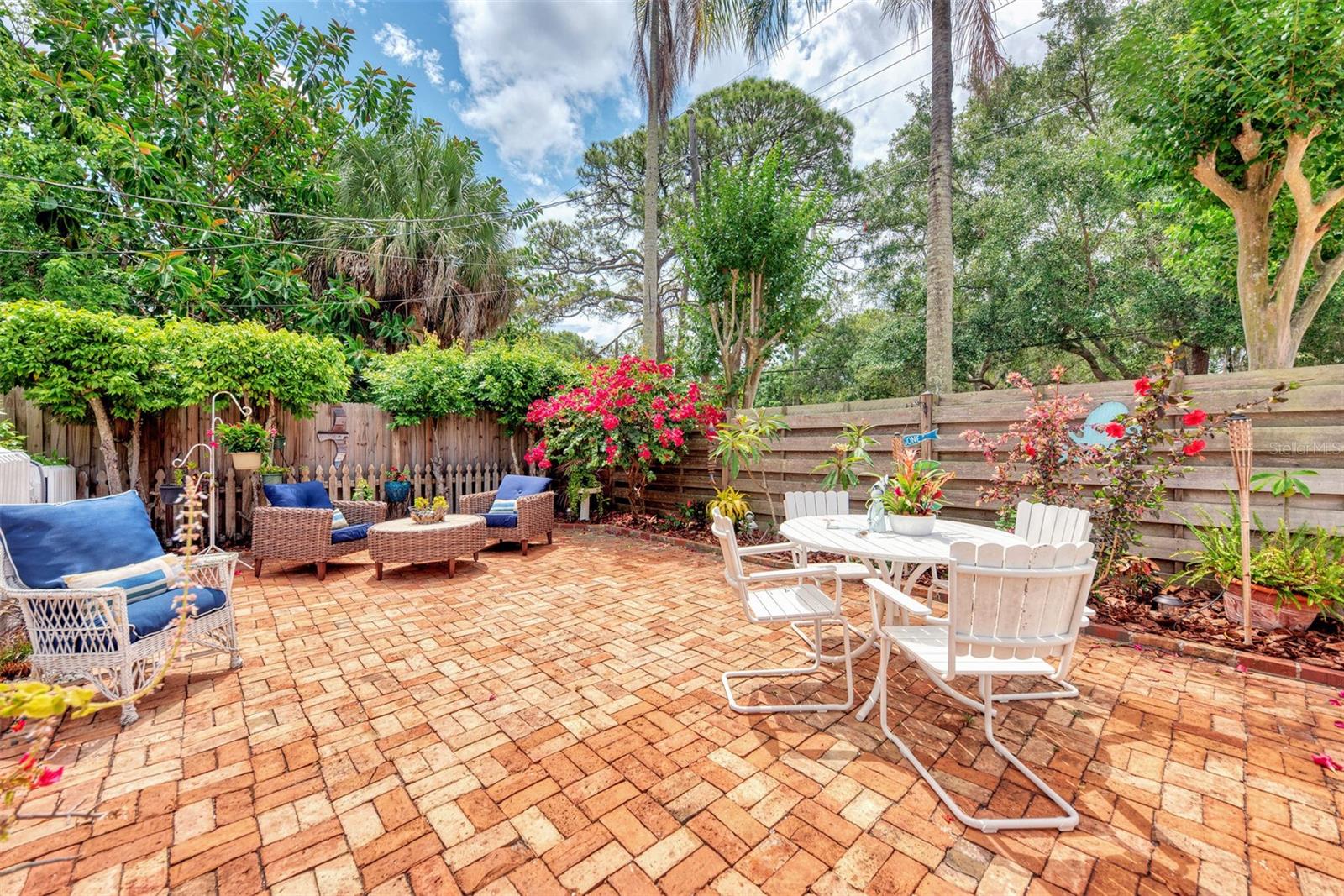 Image 21 of 29 For 1045 40th Street A