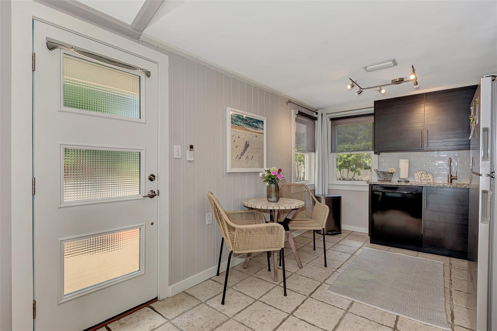 Image 5 of 29 For 1045 40th Street A