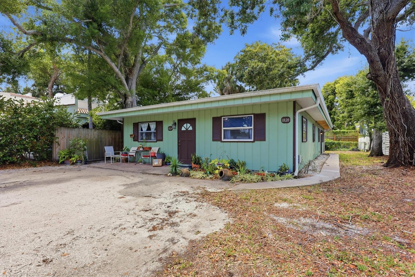 Image 4 of 17 For 1824 Webber Street