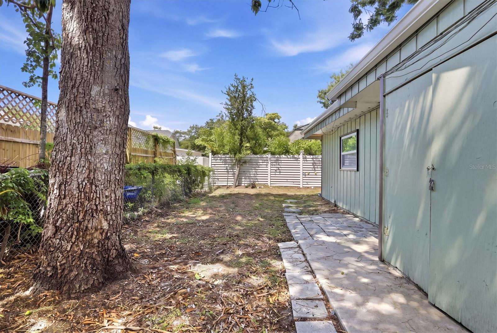 Image 6 of 17 For 1824 Webber Street