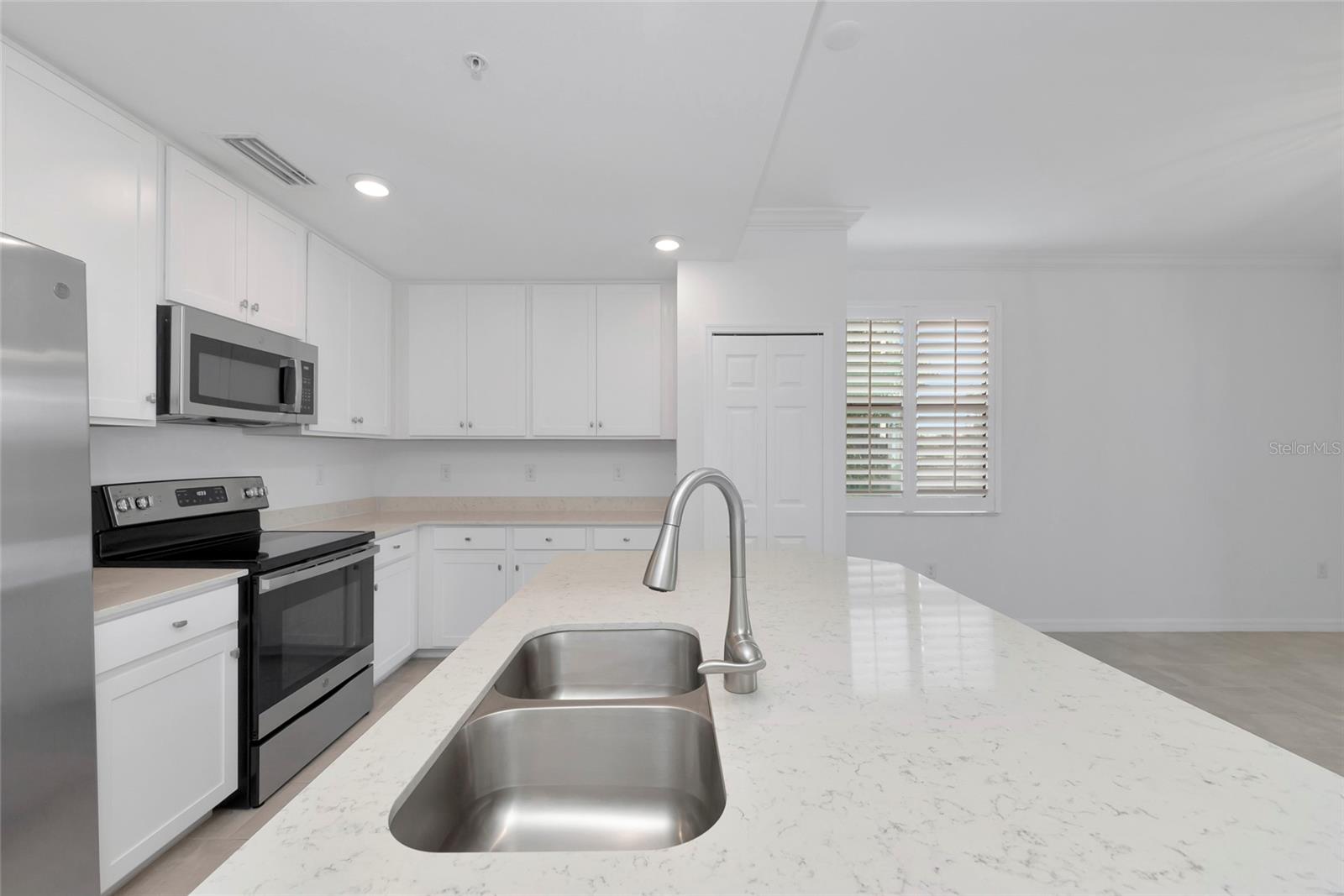 Image 14 of 56 For 18008 Gawthrop Drive 101