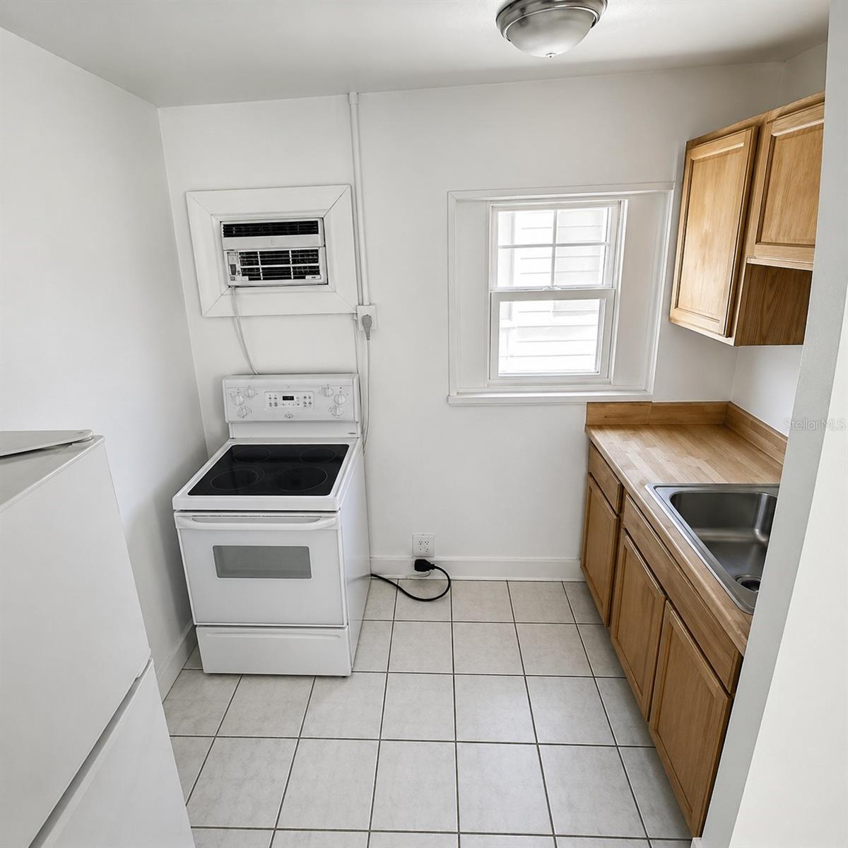 Image 4 of 6 For 601 Corey Avenue