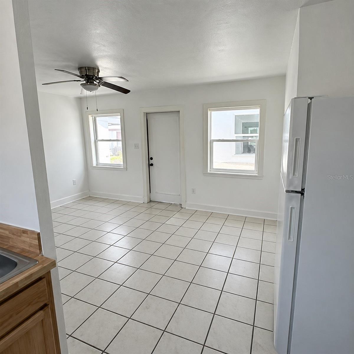 Image 5 of 6 For 601 Corey Avenue