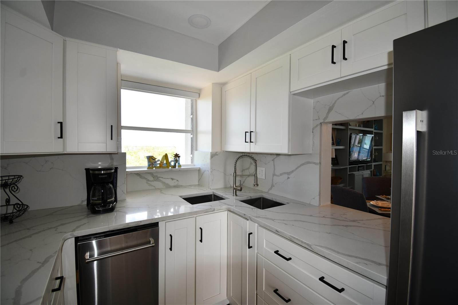 Image 13 of 38 For 1770 Benjamin Franklin Drive 507