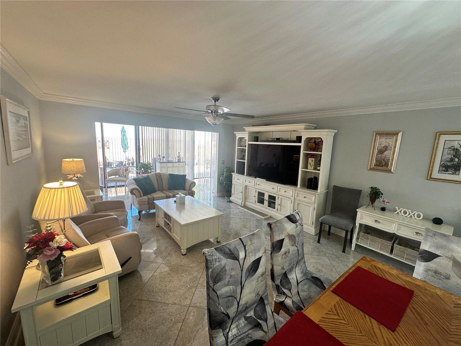 Listing photo id 8 for 567 Lakeside Drive 567