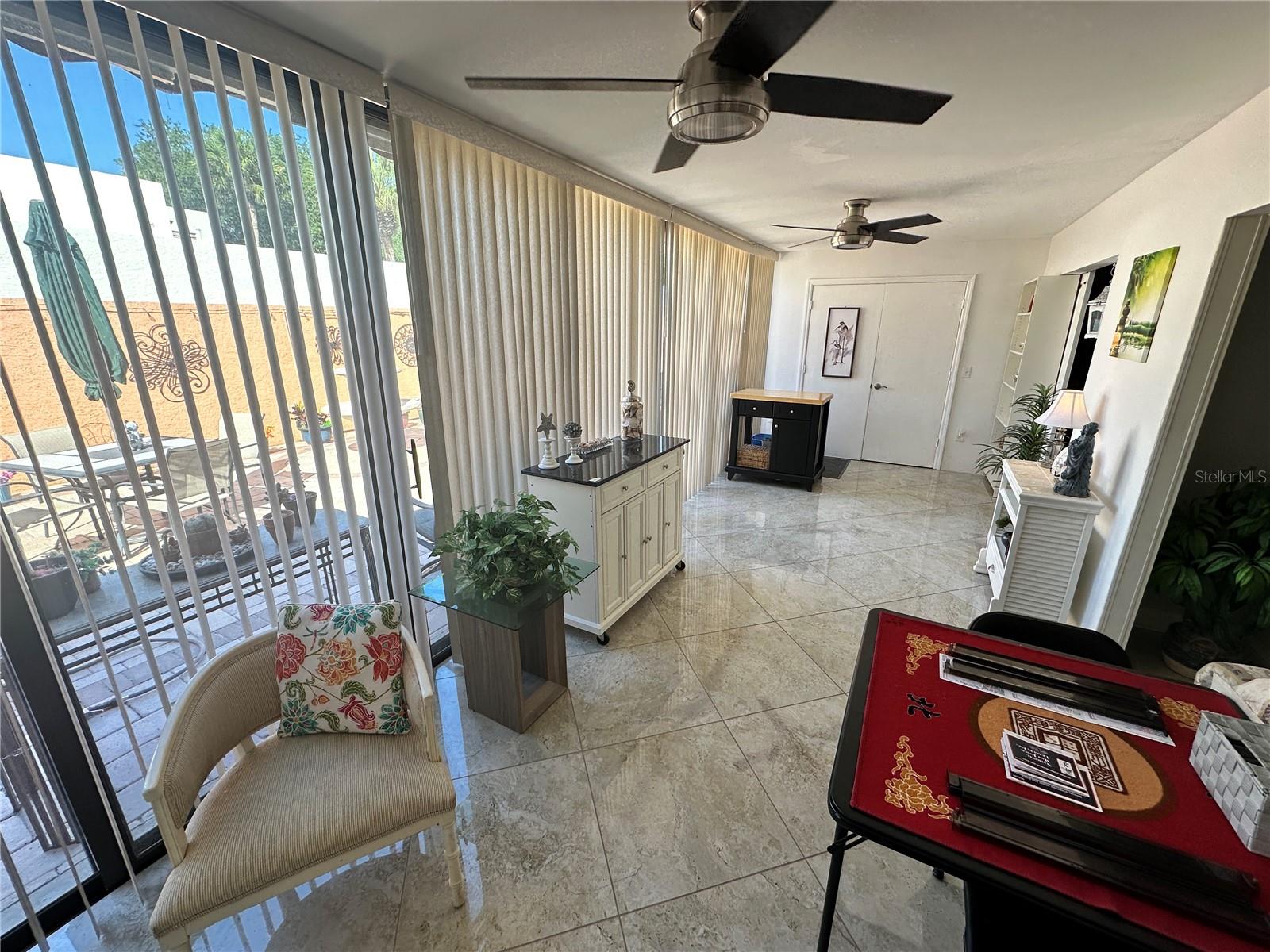 Listing photo id 9 for 567 Lakeside Drive 567