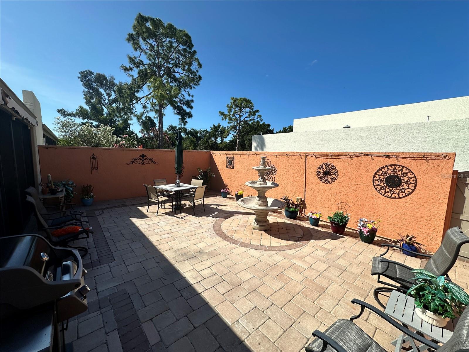 Listing photo id 11 for 567 Lakeside Drive 567