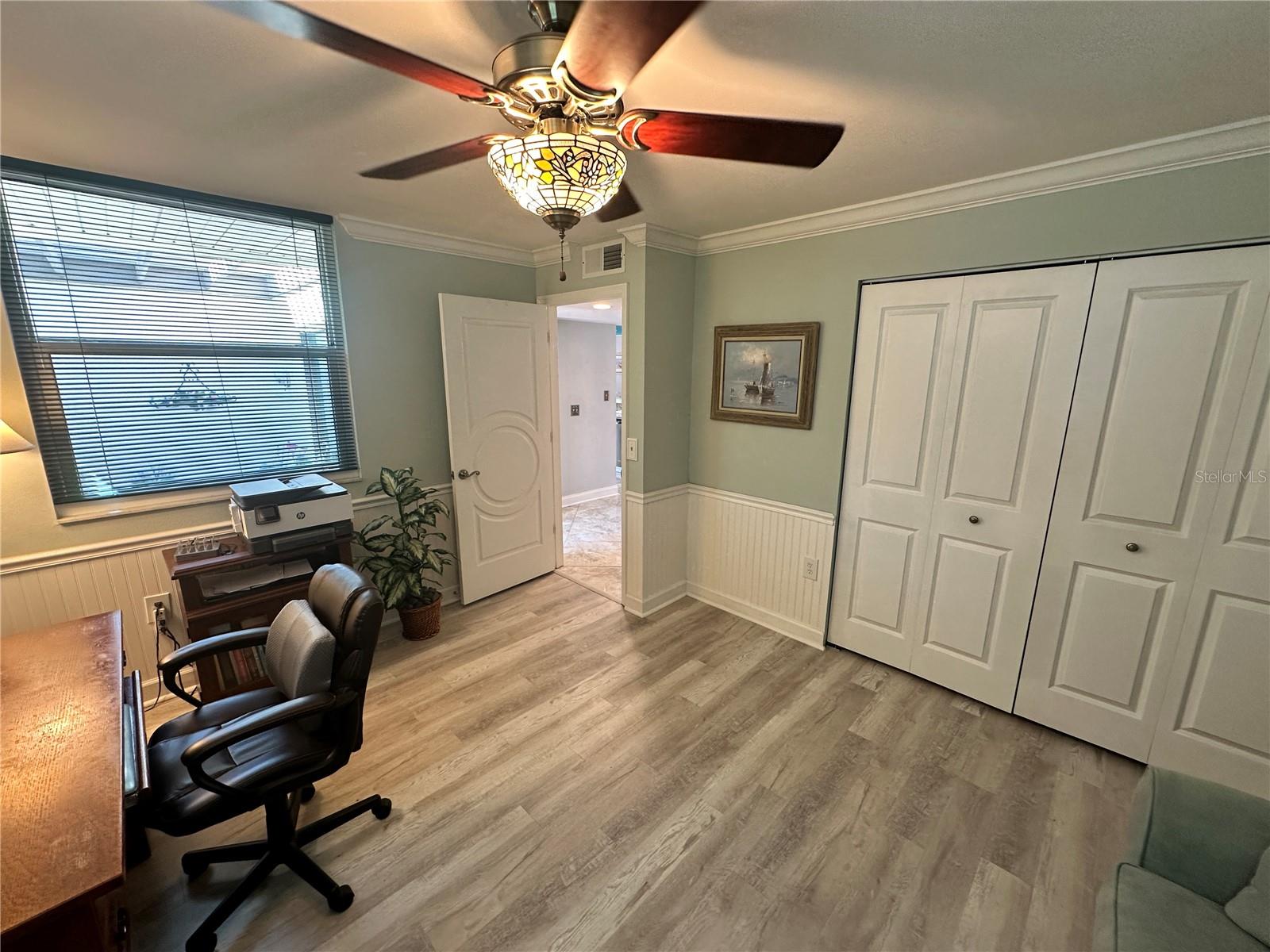 Listing photo id 23 for 567 Lakeside Drive 567