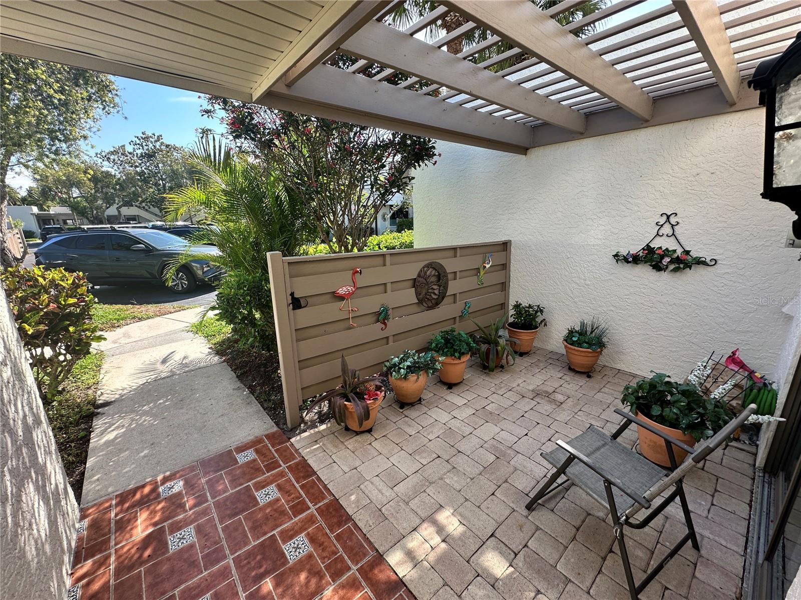 Listing photo id 2 for 567 Lakeside Drive 567