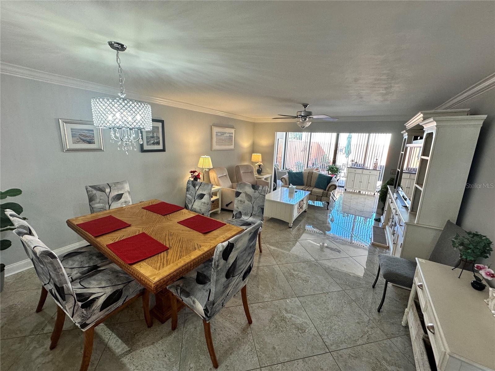 Listing photo id 7 for 567 Lakeside Drive 567