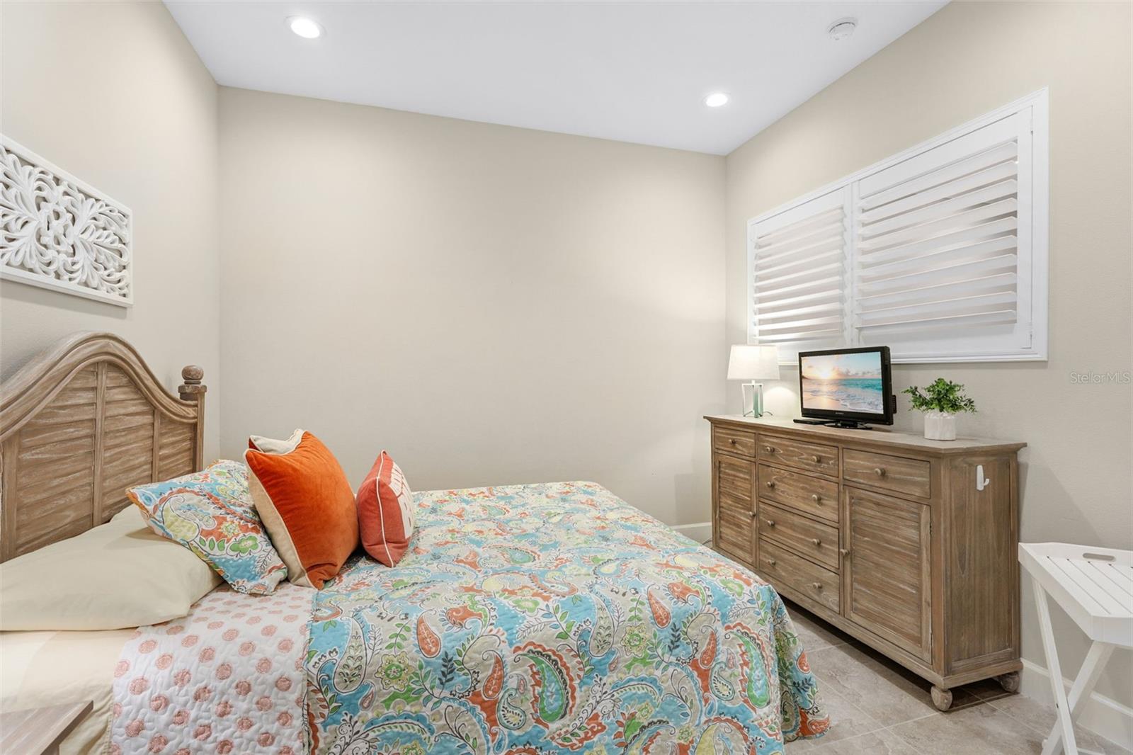 Listing photo id 26 for 347 Compass Point Drive 201