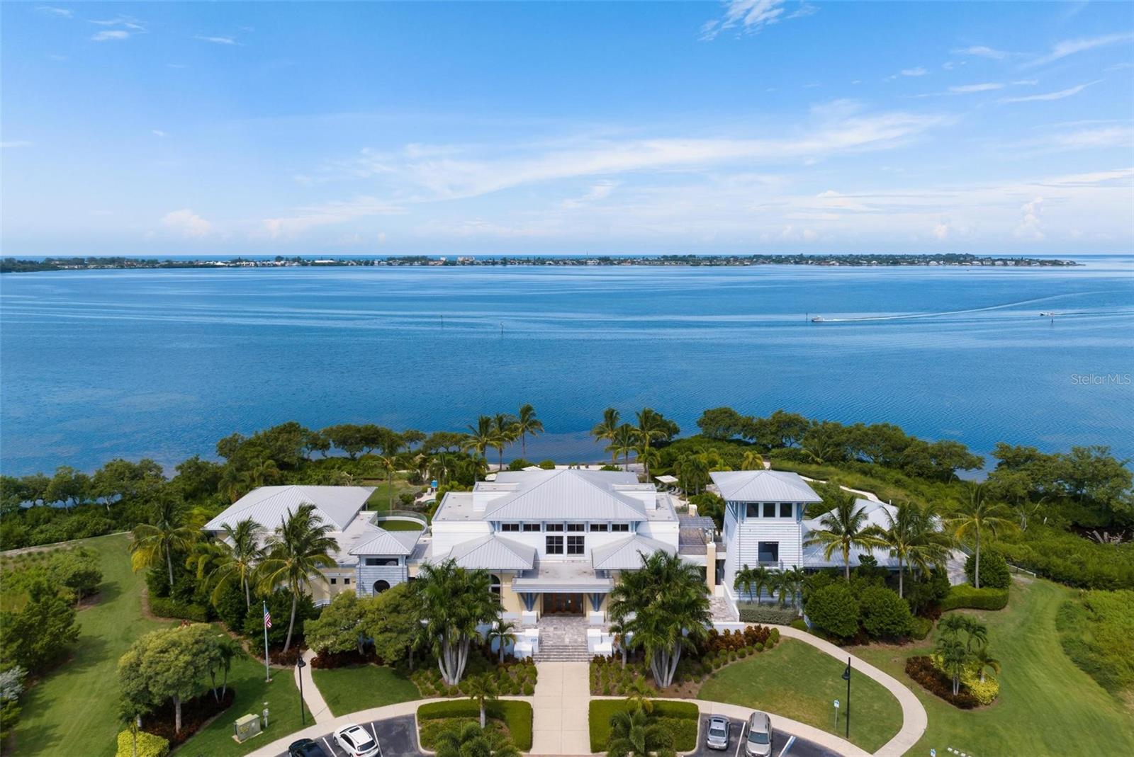 Listing photo id 37 for 347 Compass Point Drive 201