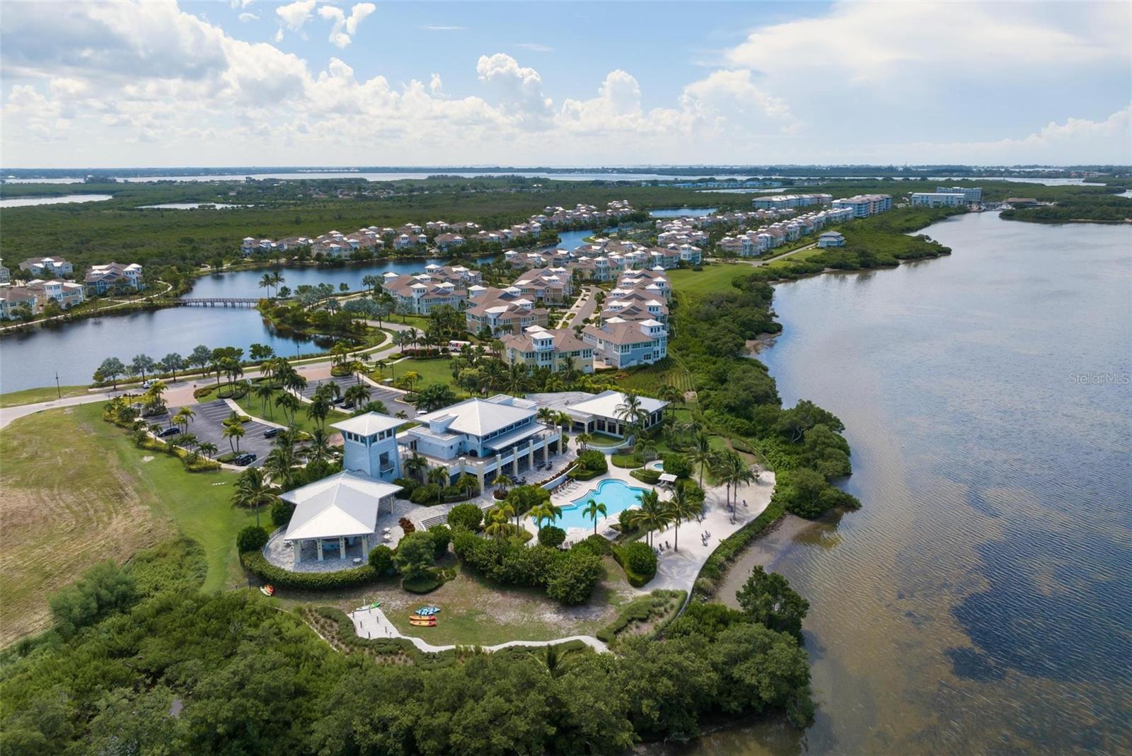 Listing photo id 40 for 347 Compass Point Drive 201