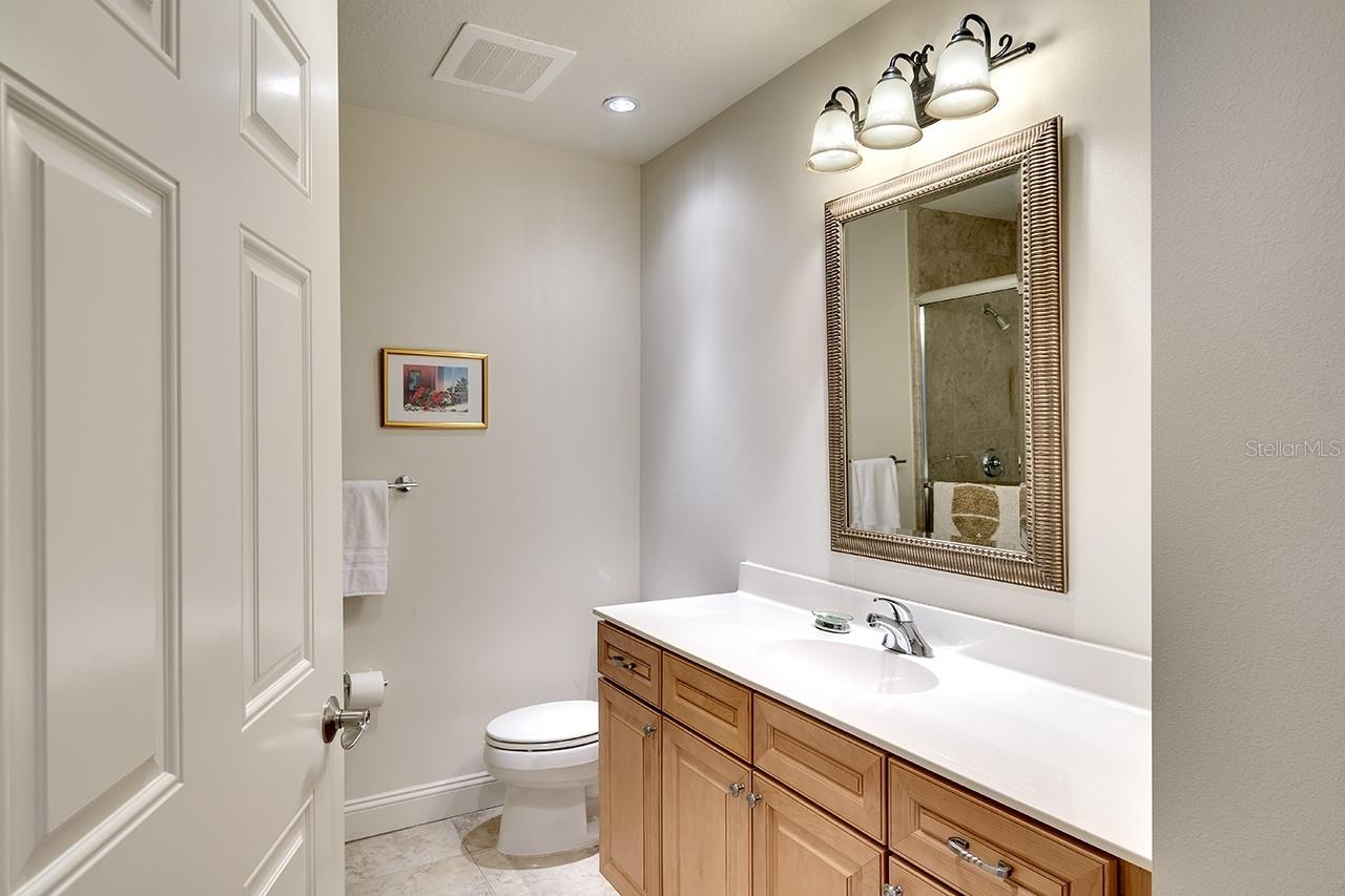 Image 8 of 27 For 7702 Lake Vista Court 204