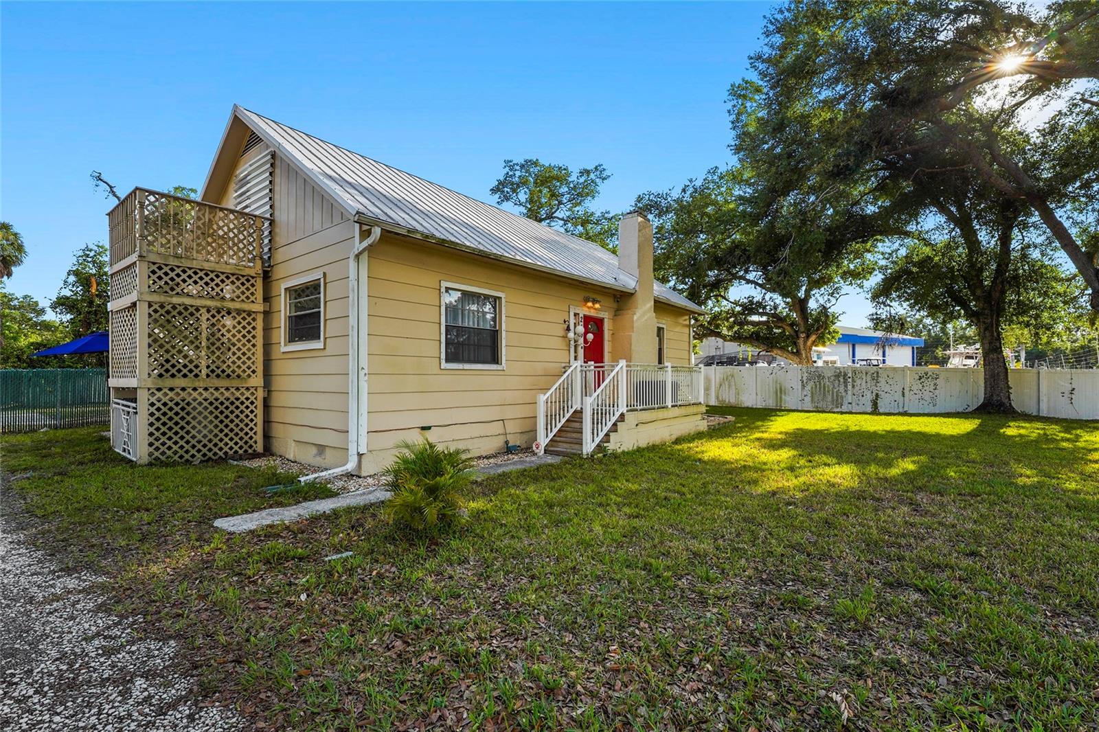 Image 11 of 47 For 219 39th Street E