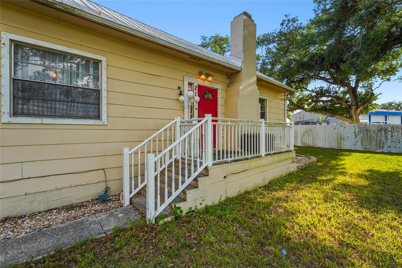 Image 12 of 47 For 219 39th Street E