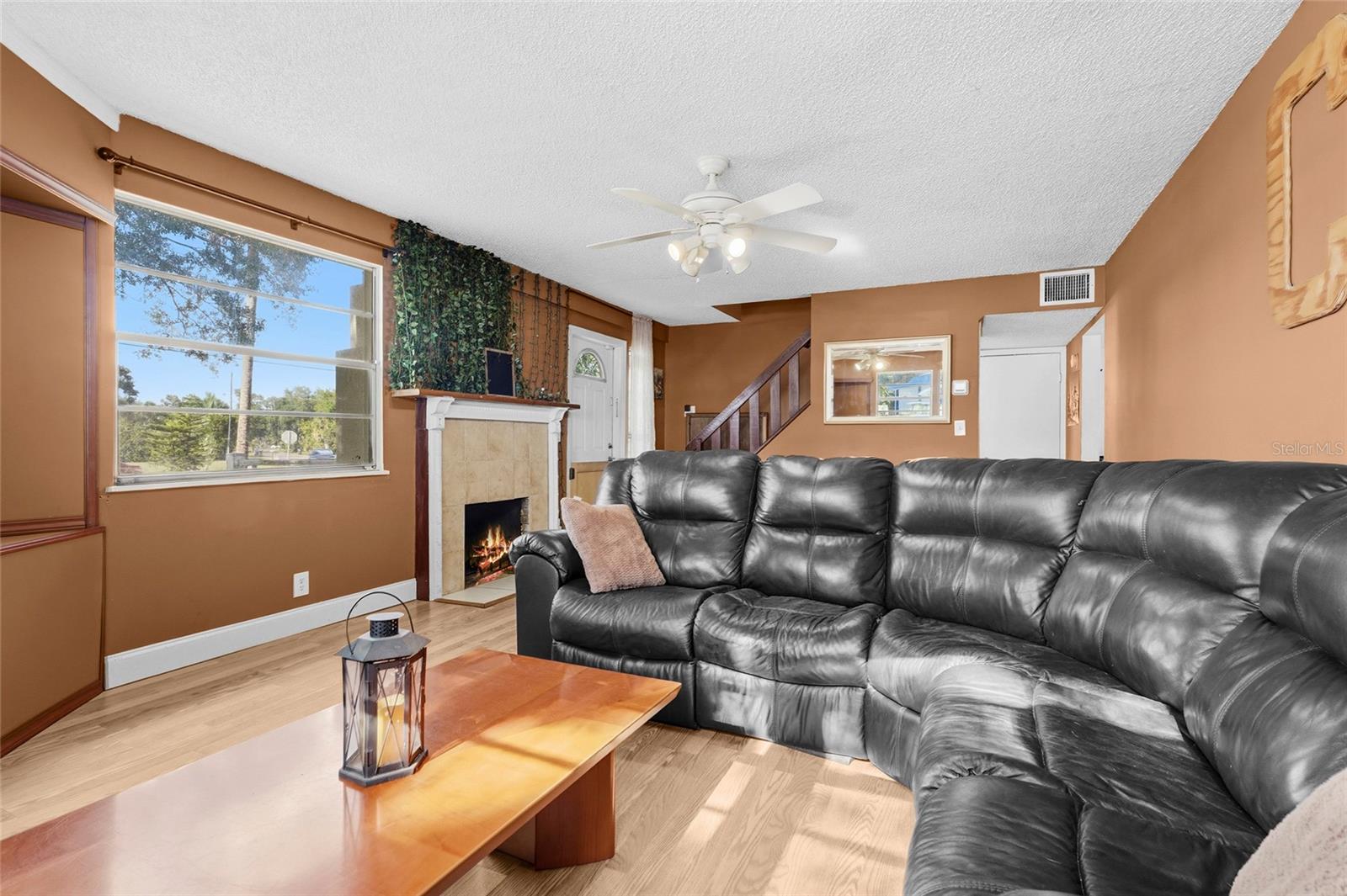 Image 2 of 47 For 219 39th Street E