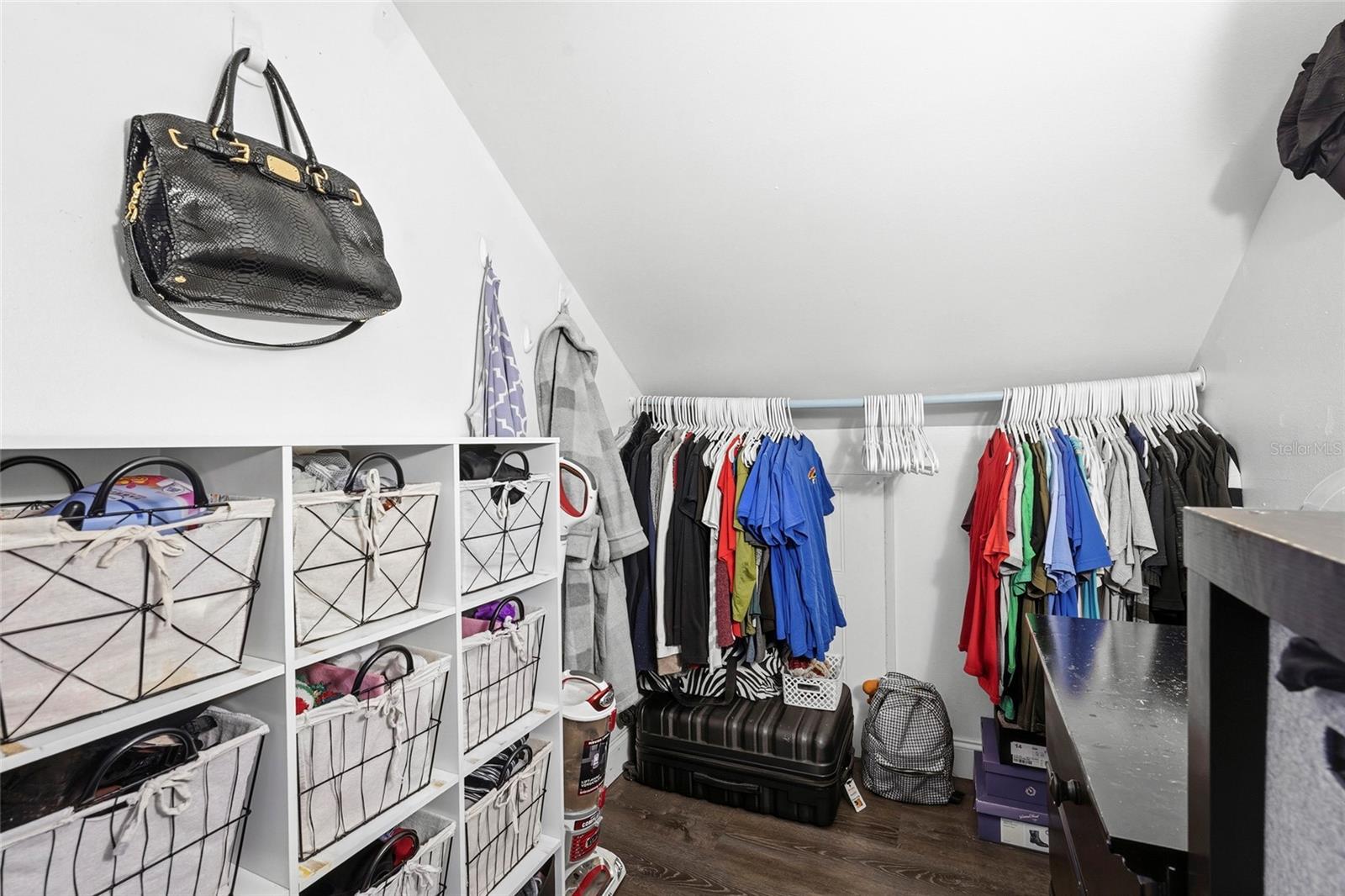 Image 22 of 47 For 219 39th Street E
