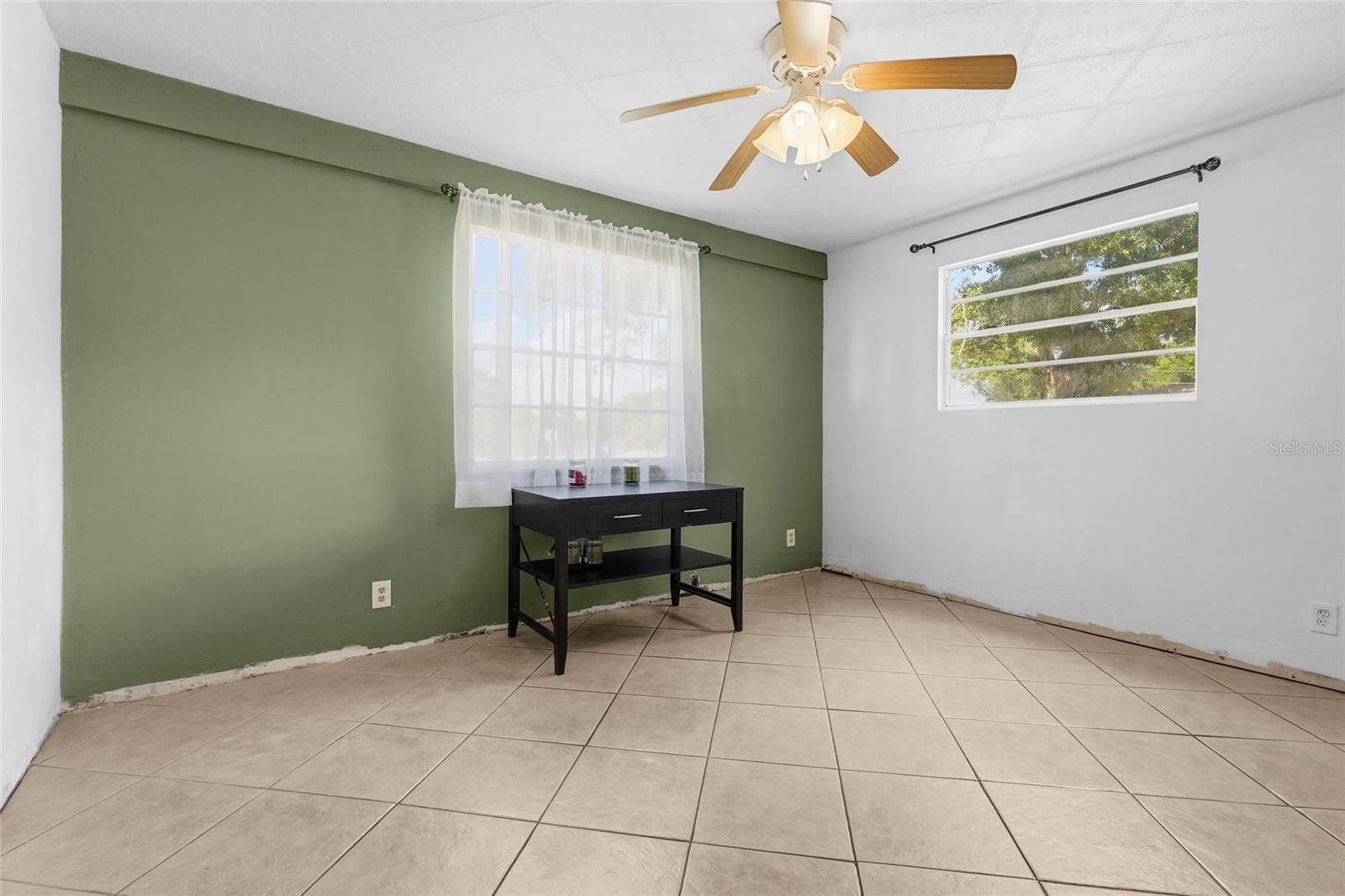 Image 30 of 47 For 219 39th Street E