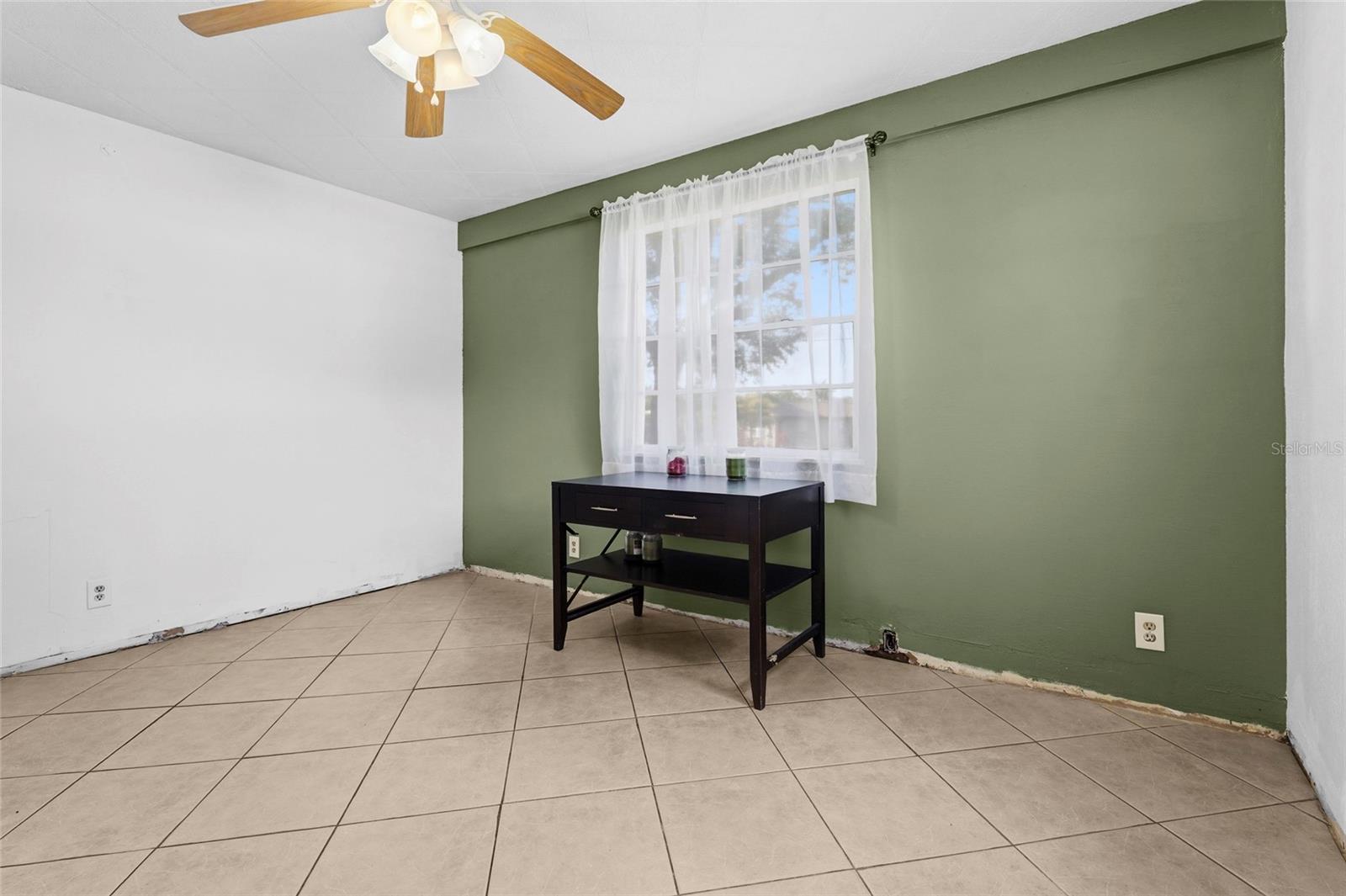 Image 31 of 47 For 219 39th Street E