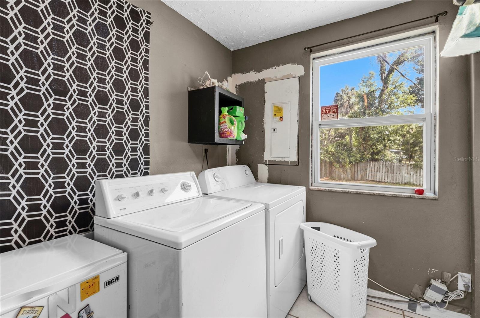 Image 34 of 47 For 219 39th Street E