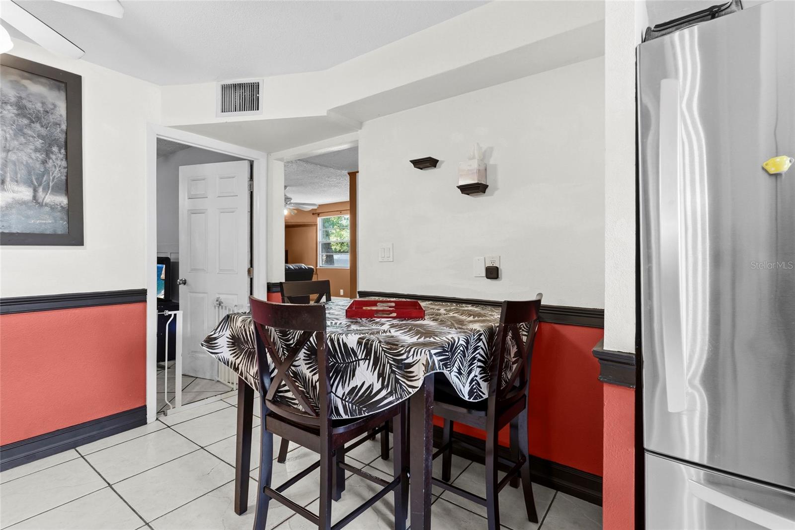 Image 4 of 47 For 219 39th Street E