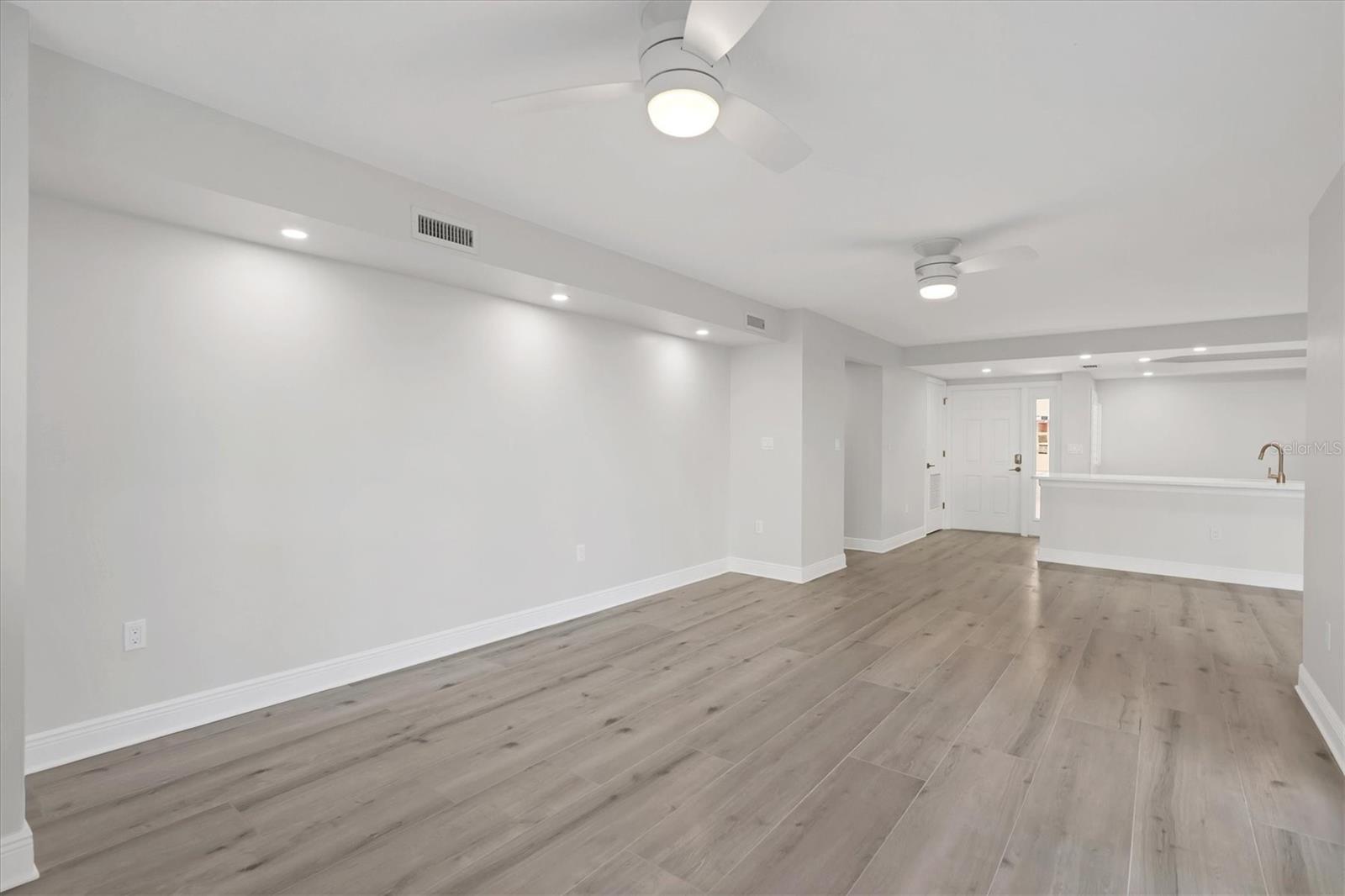 Image 23 of 32 For 6670 Estero Boulevard A104