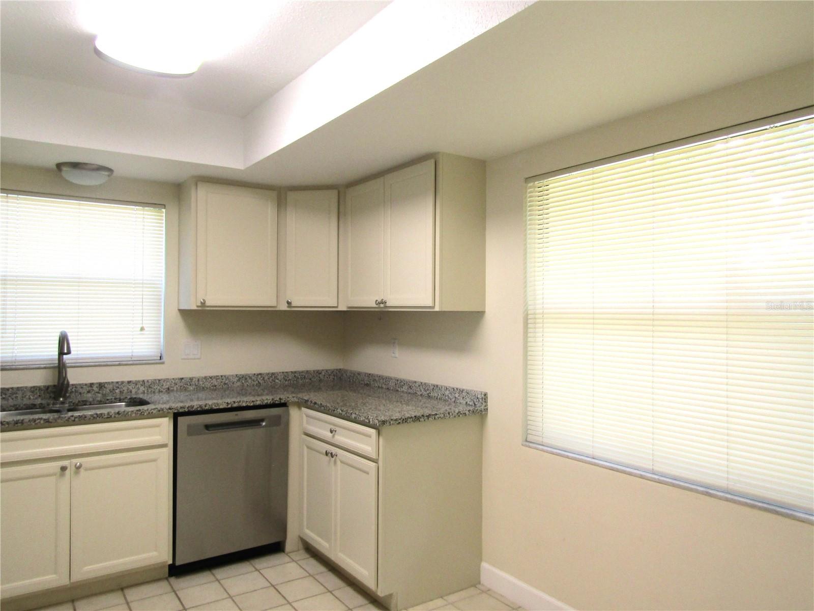 Image 10 of 30 For 4633 Oak Hill Drive 13