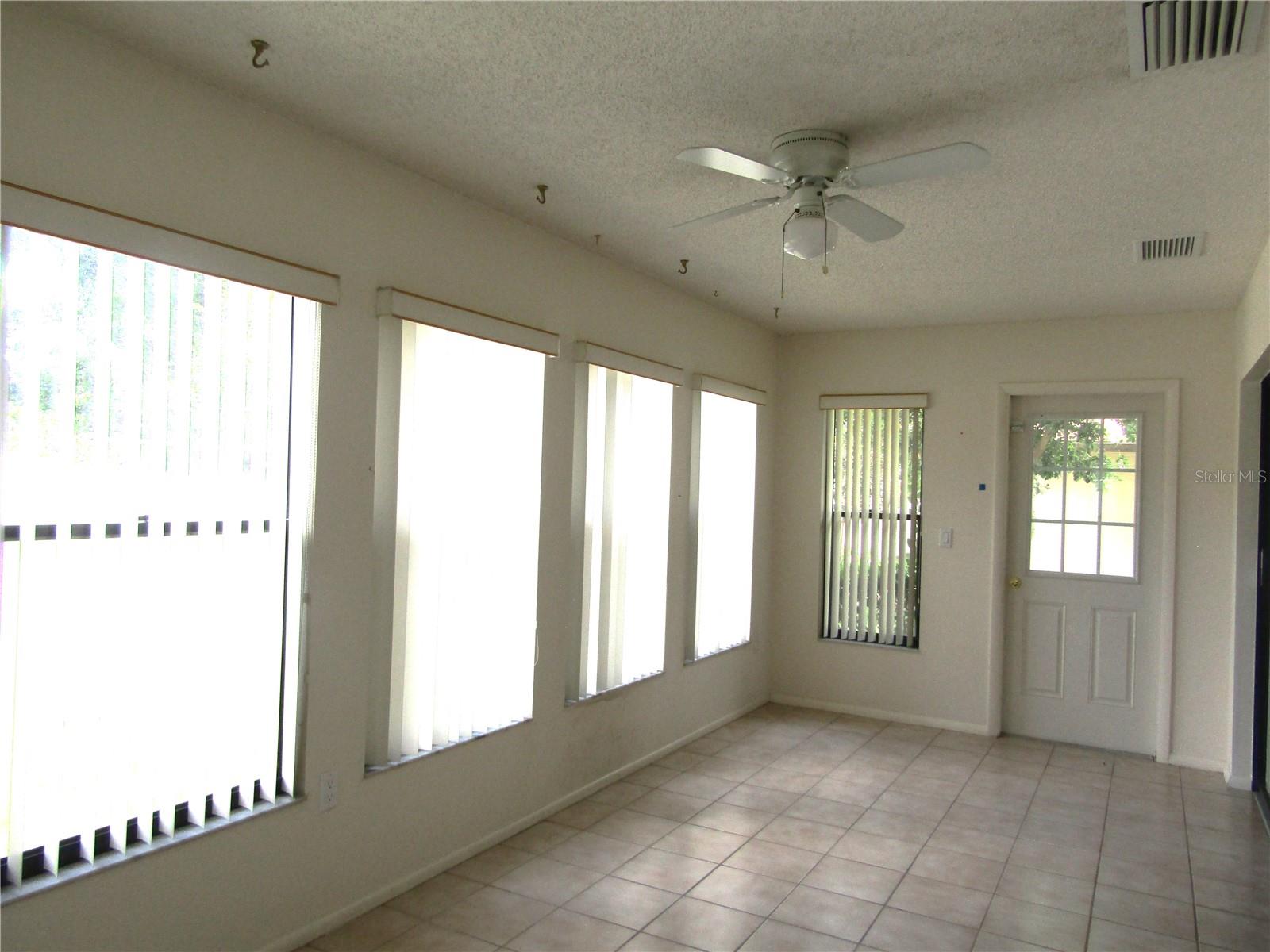 Image 26 of 30 For 4633 Oak Hill Drive 13