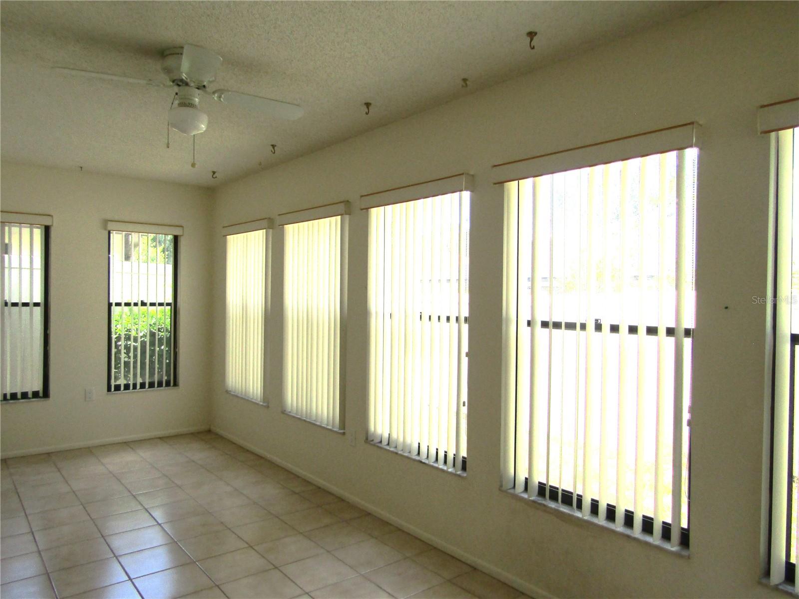 Image 27 of 30 For 4633 Oak Hill Drive 13
