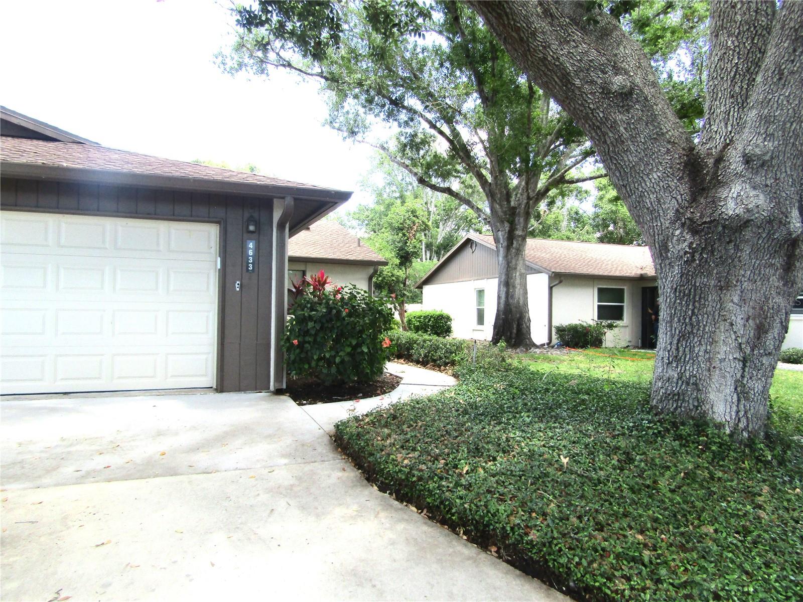 Image 3 of 30 For 4633 Oak Hill Drive 13