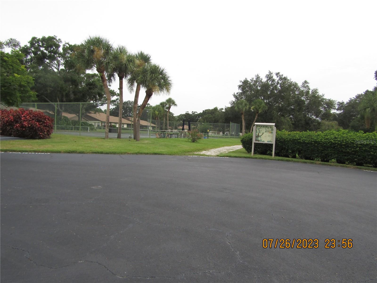 Image 7 of 30 For 4633 Oak Hill Drive 13