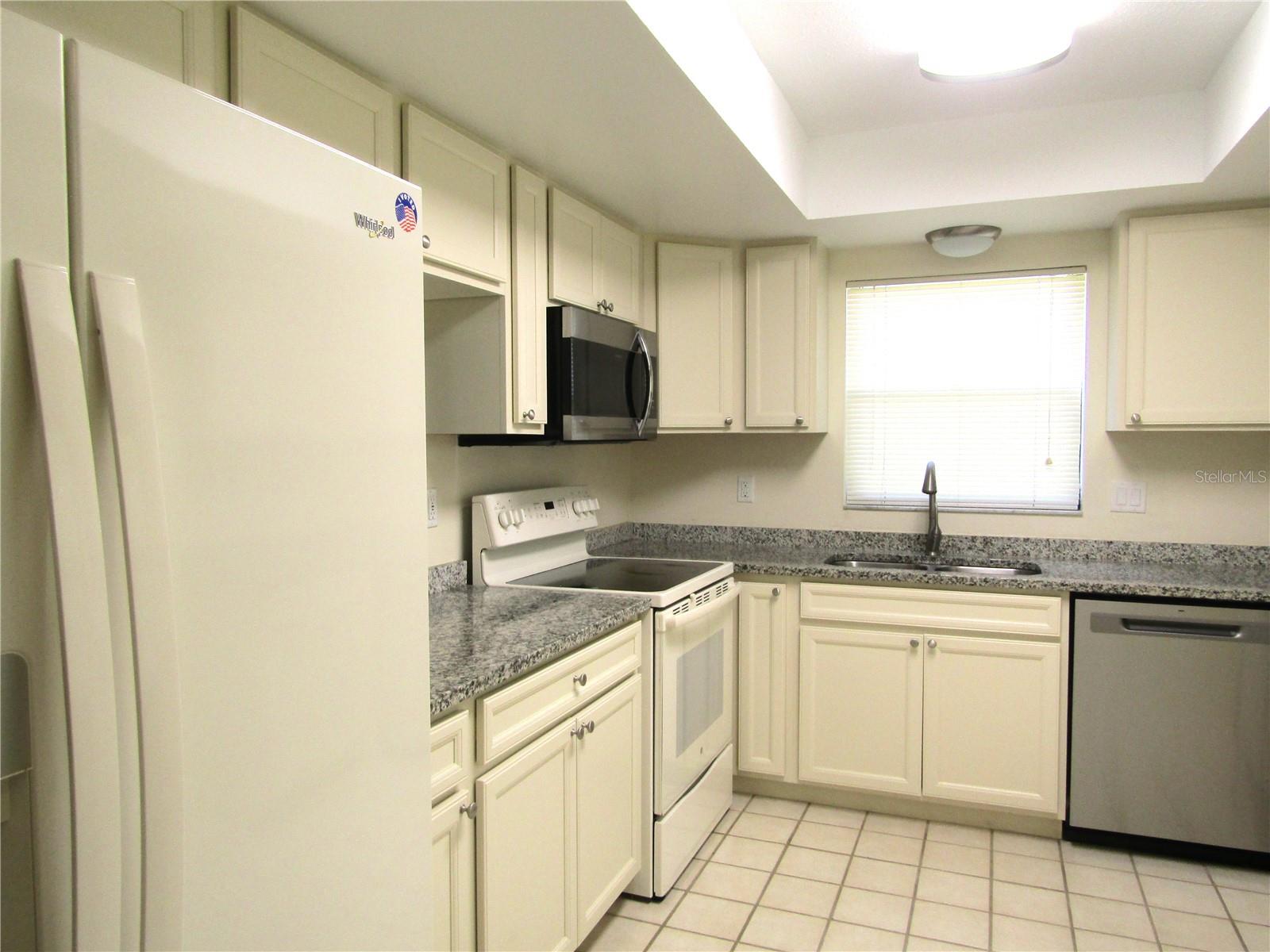 Image 9 of 30 For 4633 Oak Hill Drive 13
