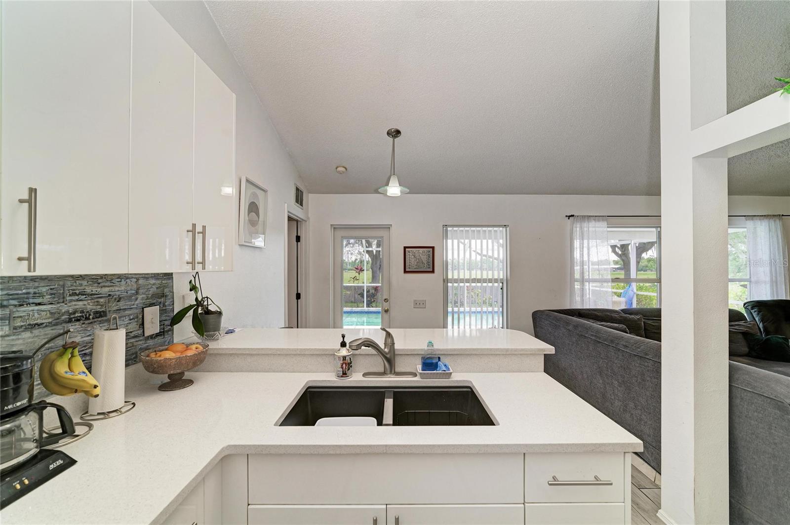 Image 17 of 38 For 11217 2nd Avenue E