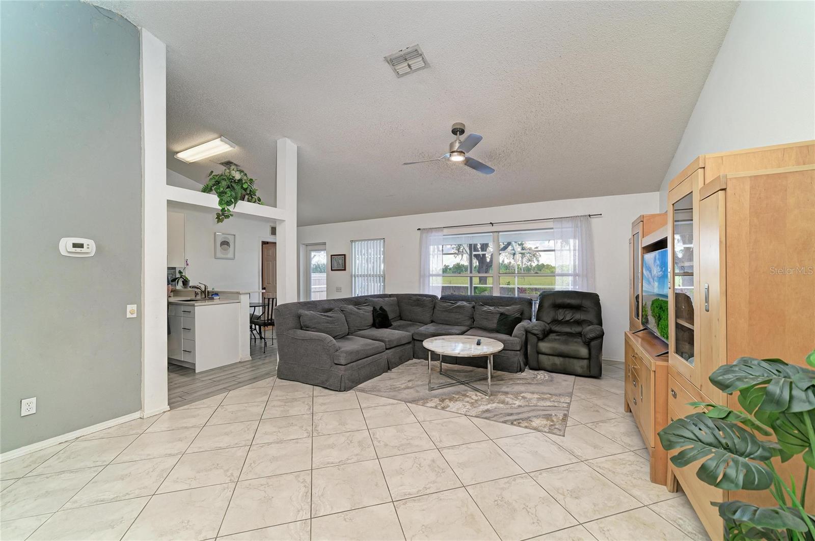 Image 6 of 38 For 11217 2nd Avenue E