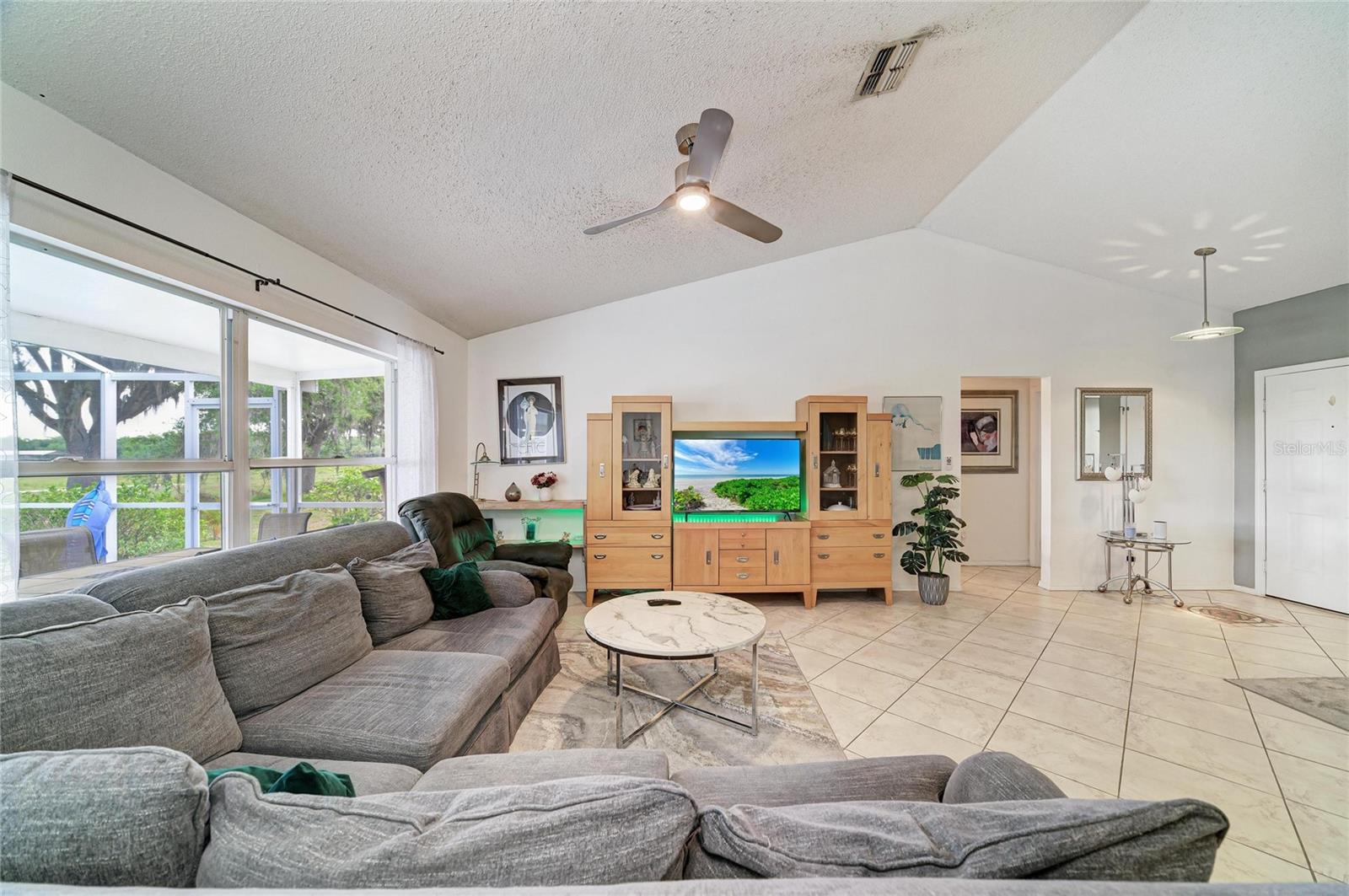 Image 8 of 38 For 11217 2nd Avenue E
