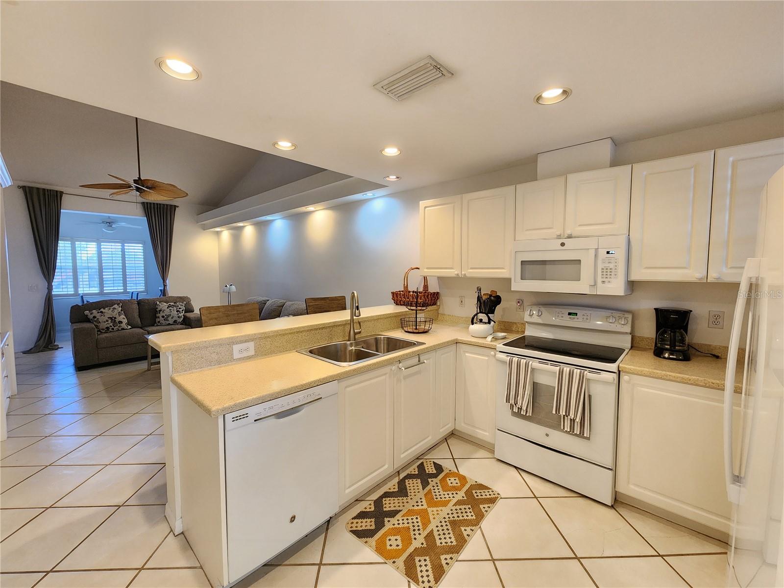 Image 4 of 18 For 3701 54th Drive W M203