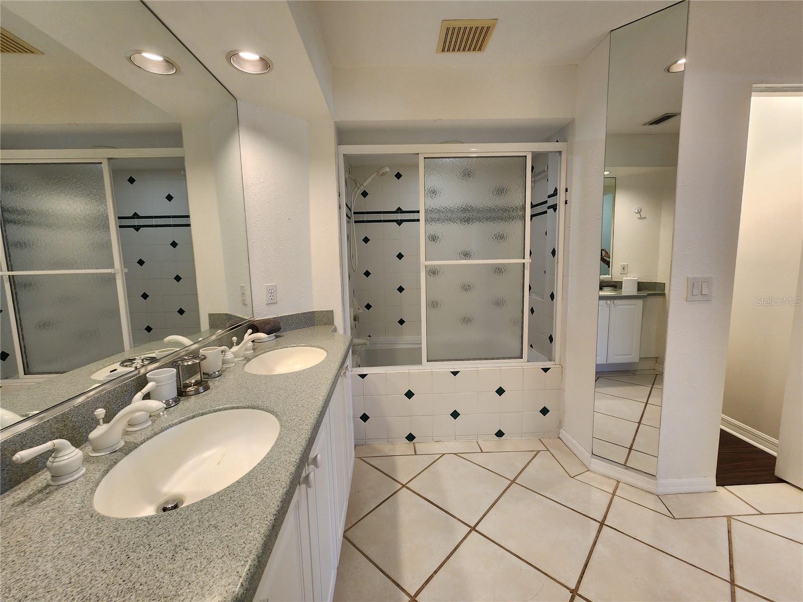 Image 7 of 18 For 3701 54th Drive W M203