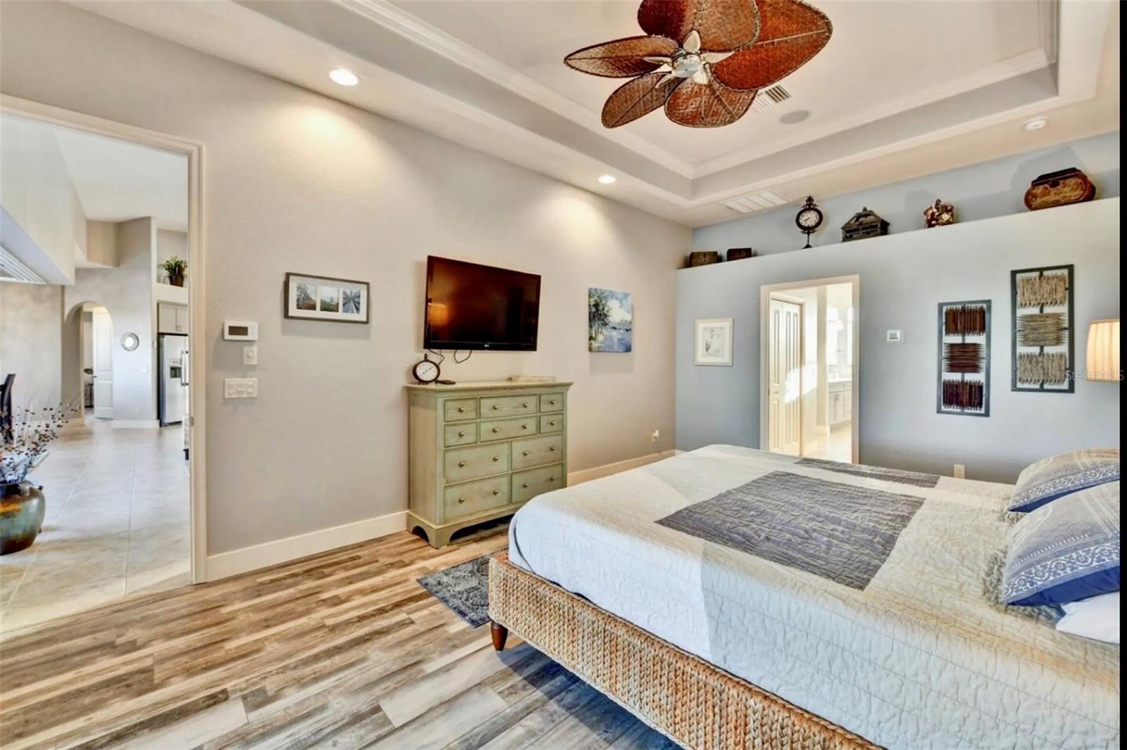 Image 20 of 46 For 5024 17th Avenue