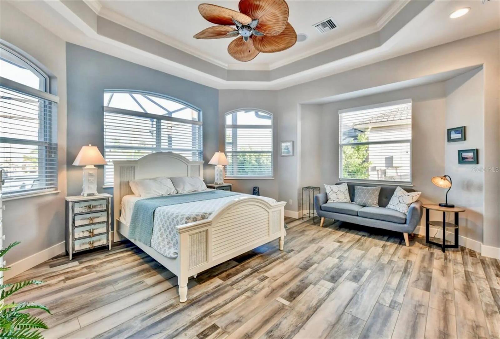 Image 25 of 46 For 5024 17th Avenue