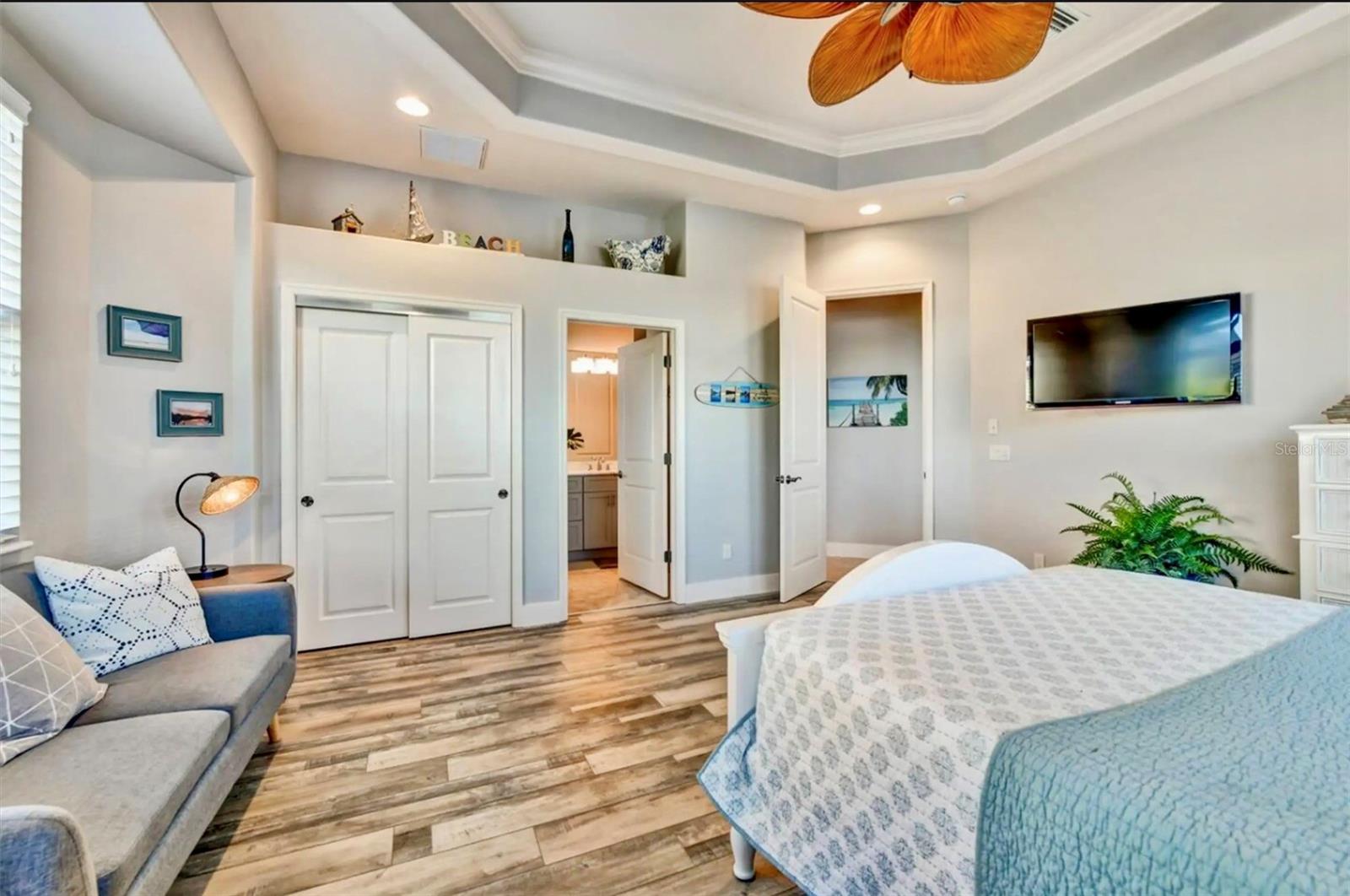 Image 26 of 46 For 5024 17th Avenue